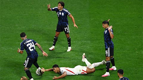 Argentina hắc ám hay người Anh quá ngây thơ?